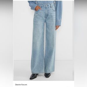 Lightweight relaxed high-rise jeans wide